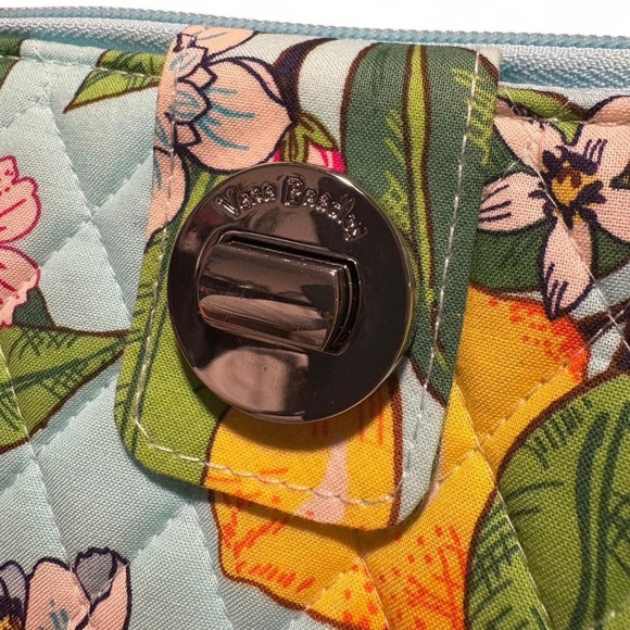 Vera Bradley "Lemon Grover" -RFID- Turnlock Wallet, NWT - Picture 7 of 8